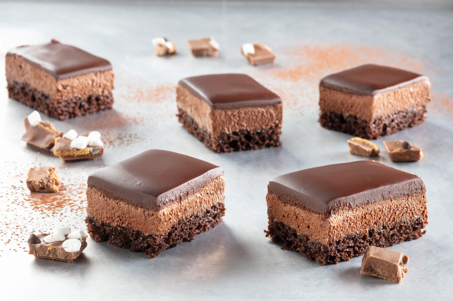 Pre-sliced chocolate mousse